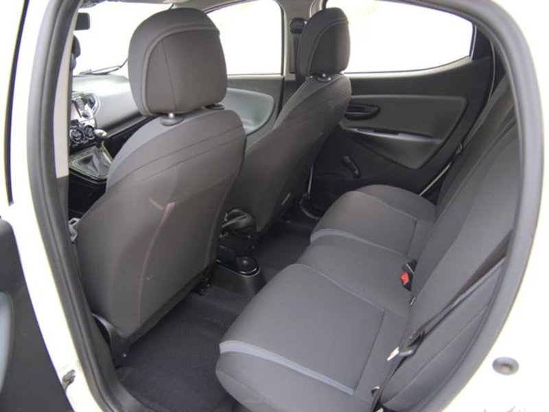 Lancia Ypsilon usata a Milano (5)