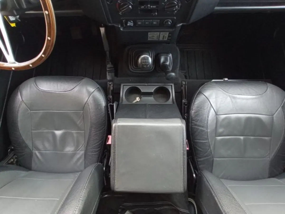 Land Rover Defender usata a Potenza (14)