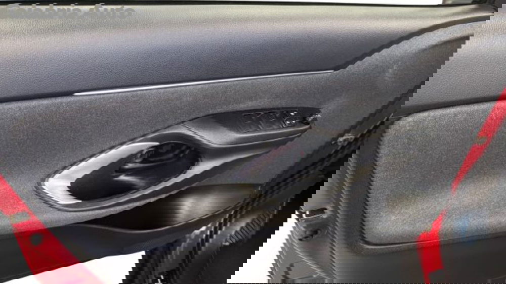 Toyota Yaris Cross usata a Reggio Calabria (17)