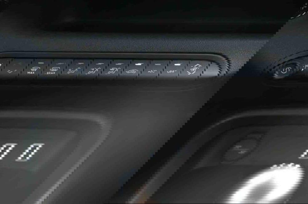 Jeep Avenger nuova a Torino (15)