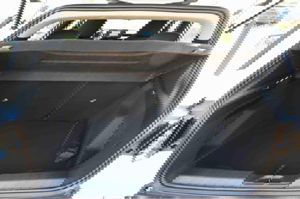 Jeep Avenger nuova a Torino (5)