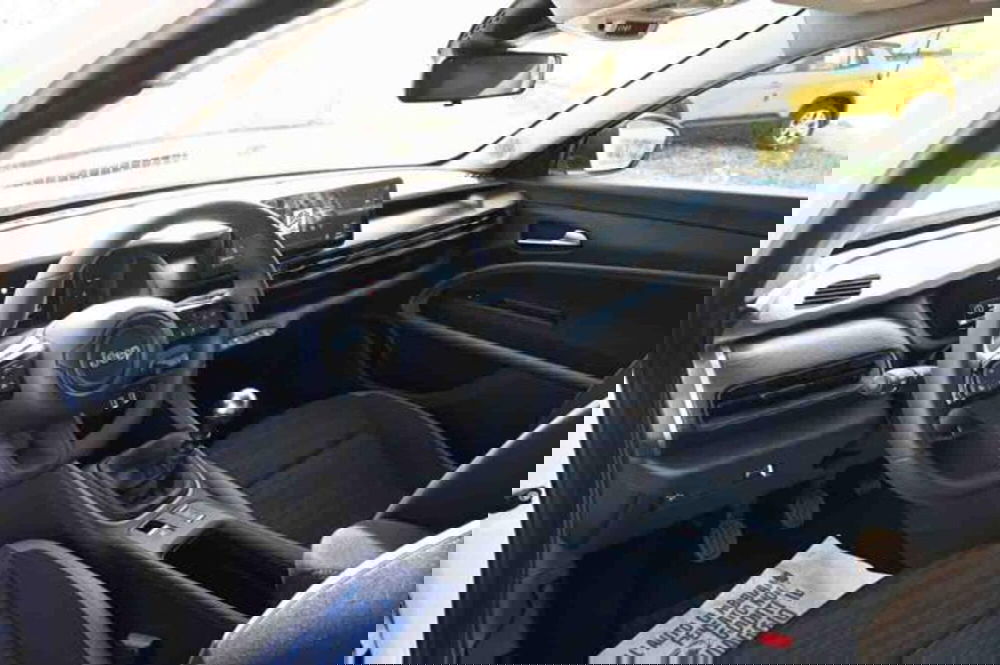 Jeep Avenger nuova a Torino (8)