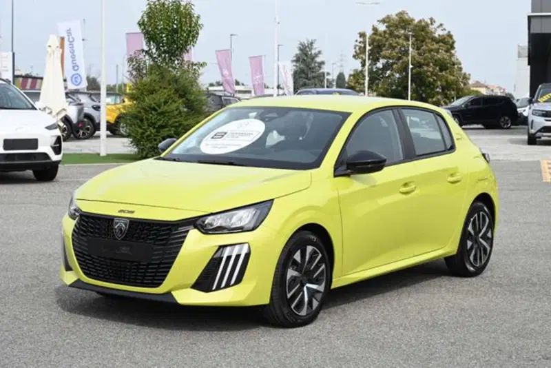 Peugeot 208 nuova a Torino
