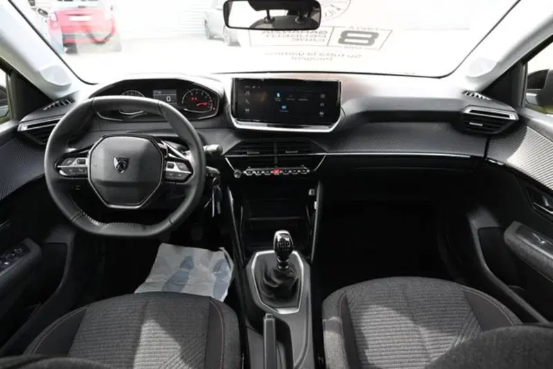 Peugeot 208 nuova a Torino (11)