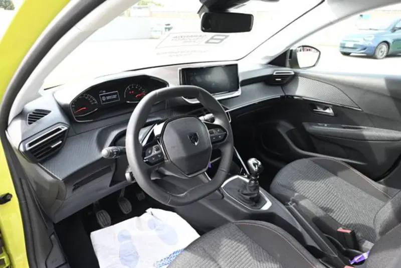 Peugeot 208 nuova a Torino (12)