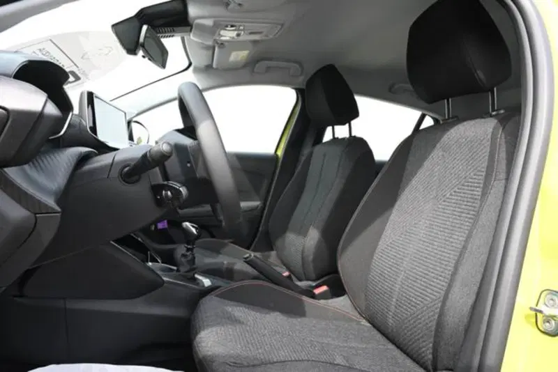 Peugeot 208 nuova a Torino (14)