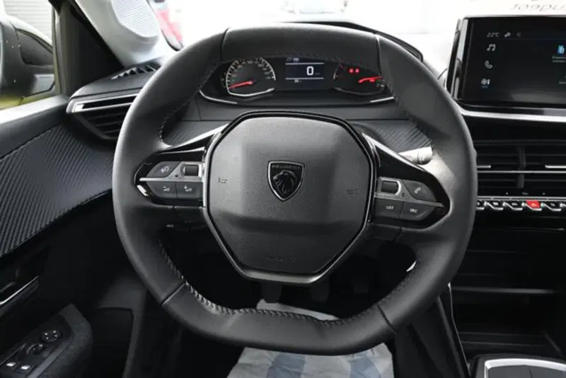 Peugeot 208 nuova a Torino (16)