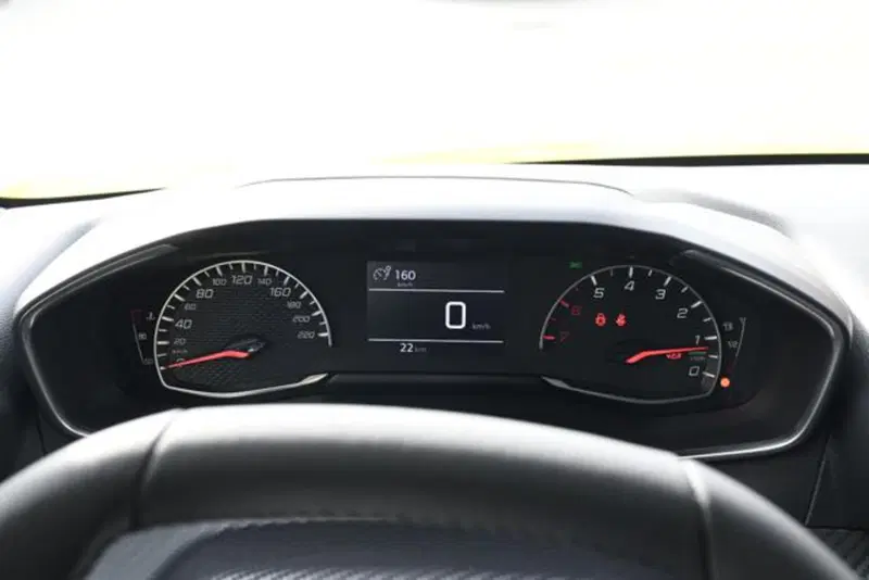 Peugeot 208 nuova a Torino (17)