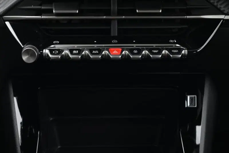 Peugeot 208 nuova a Torino (19)