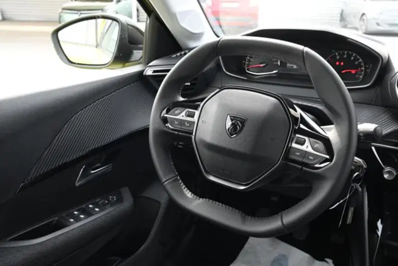 Peugeot 208 nuova a Torino (20)