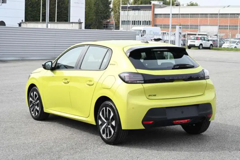 Peugeot 208 nuova a Torino (7)