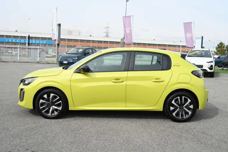 Peugeot 208 nuova a Torino (8)