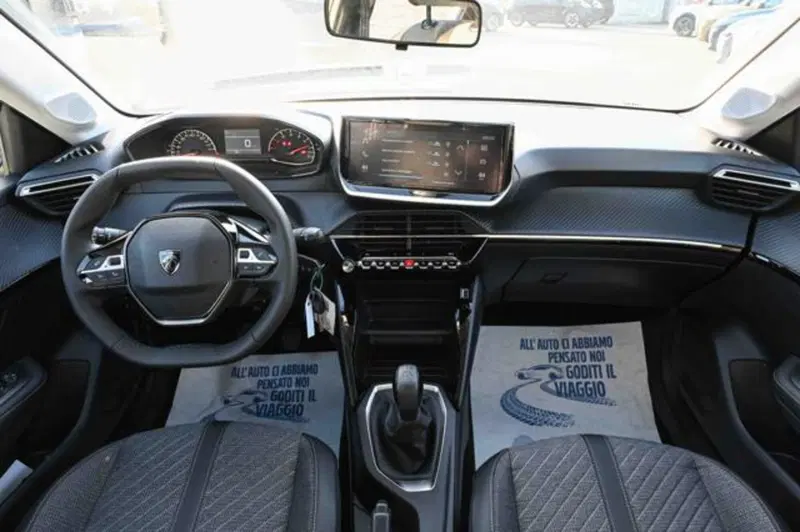 Peugeot 208 nuova a Torino (11)