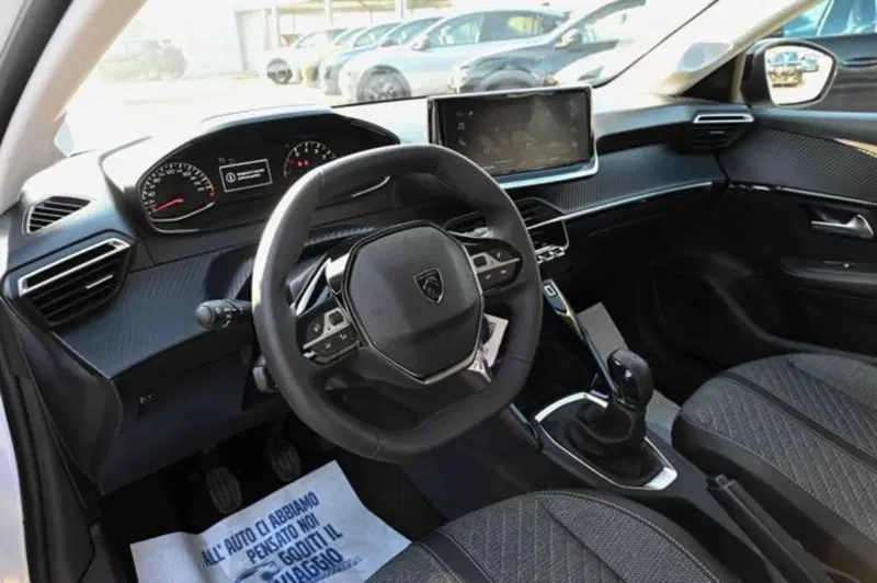 Peugeot 208 nuova a Torino (12)