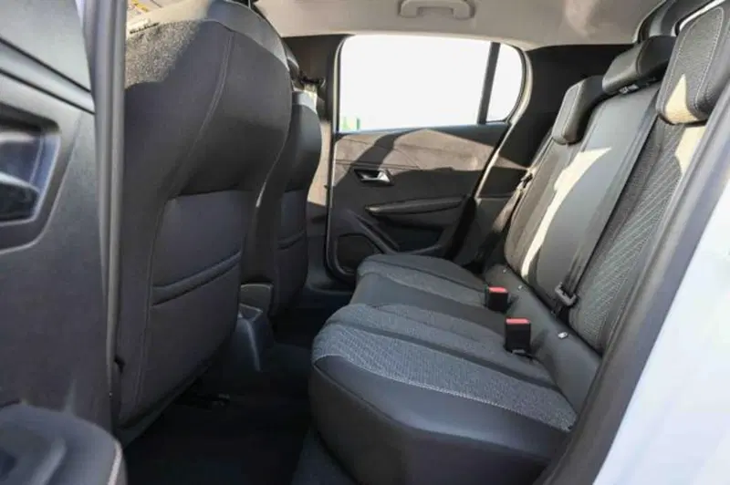 Peugeot 208 nuova a Torino (15)