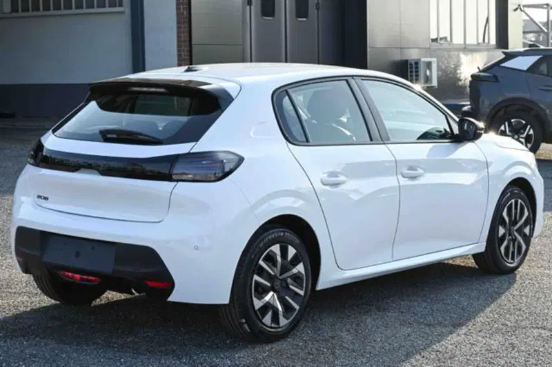 Peugeot 208 nuova a Torino (5)
