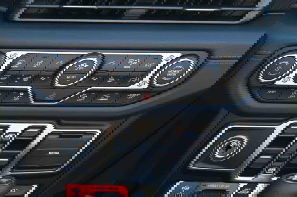 Jeep Wrangler Unlimited nuova a Torino (19)