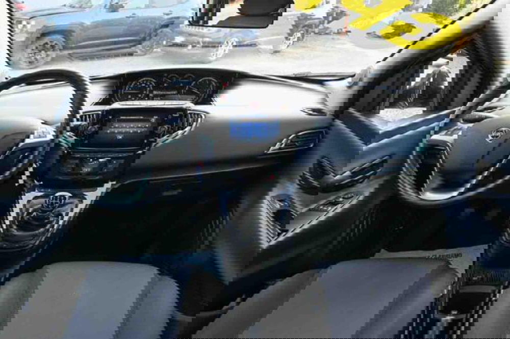 Lancia Ypsilon usata a Torino (11)