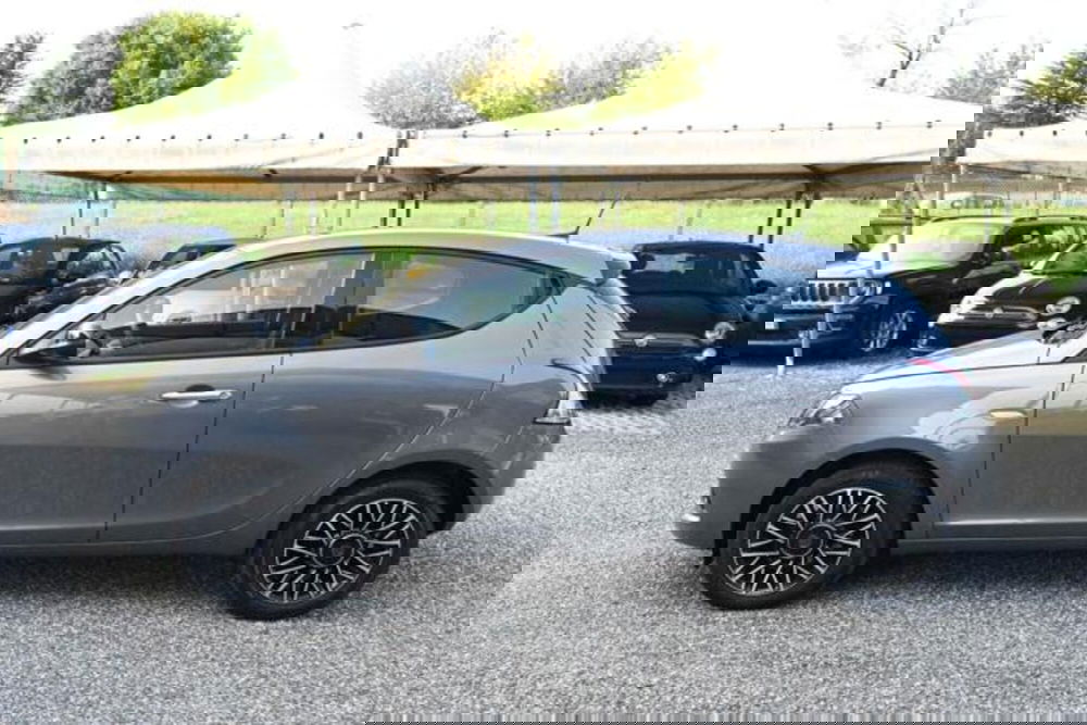 Lancia Ypsilon usata a Torino (8)