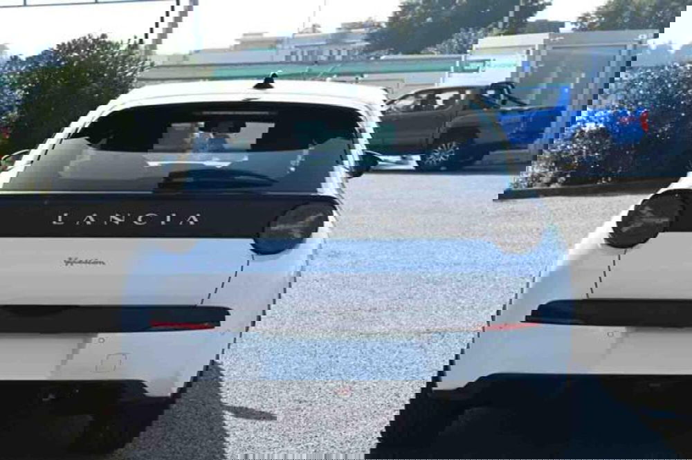 Lancia Ypsilon nuova a Torino (6)