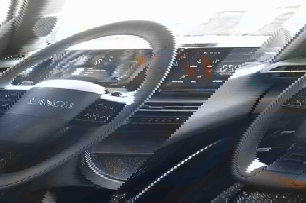 Lancia Ypsilon nuova a Torino (16)