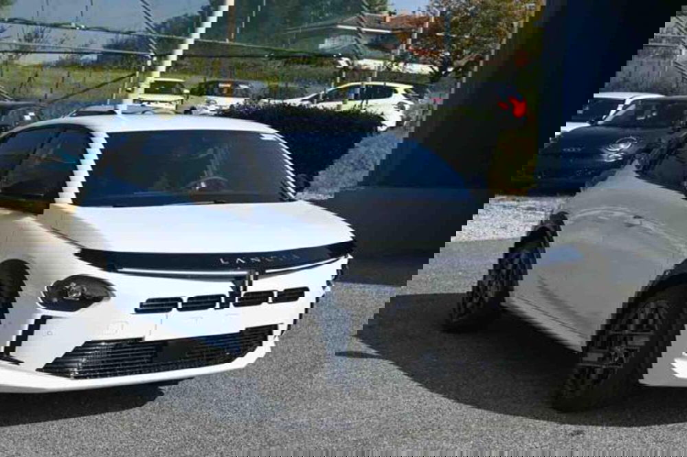 Lancia Ypsilon nuova a Torino (3)