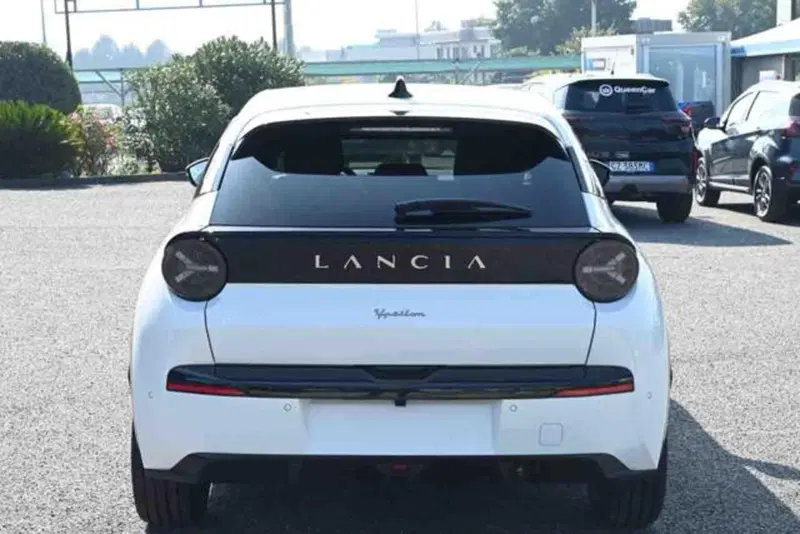 Lancia Ypsilon nuova a Torino (6)