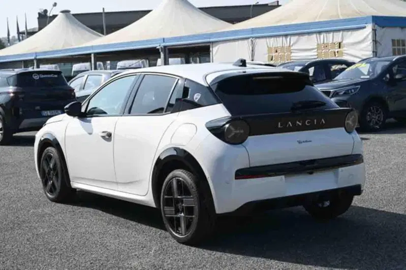 Lancia Ypsilon nuova a Torino (7)