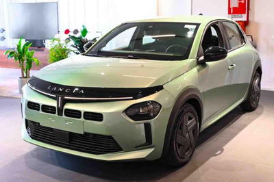 Lancia Ypsilon 1.2 mhev Edizione Cassina e-dct nuova a Pianezza