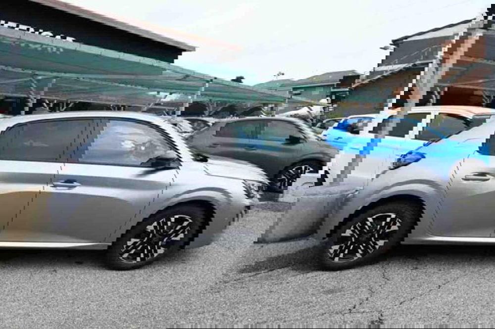 Peugeot 208 nuova a Torino (4)