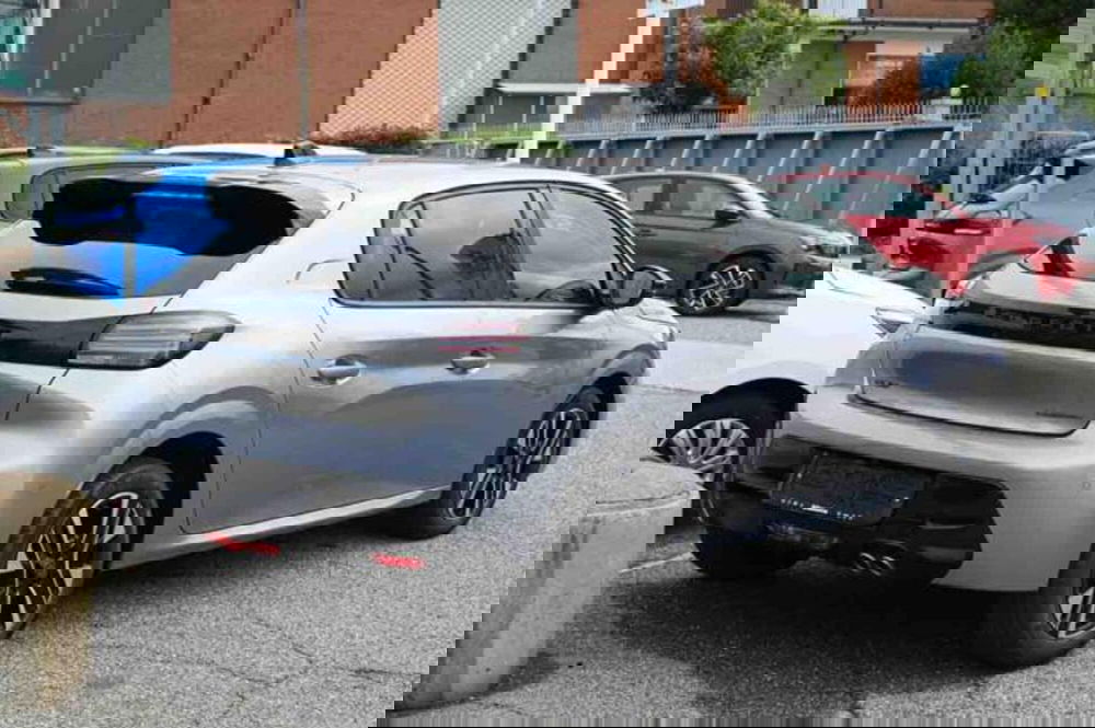 Peugeot 208 nuova a Torino (5)