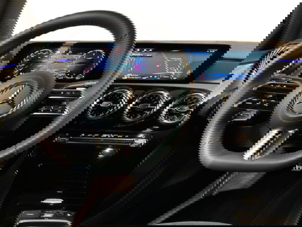 Mercedes-Benz Classe A nuova a Bologna (14)