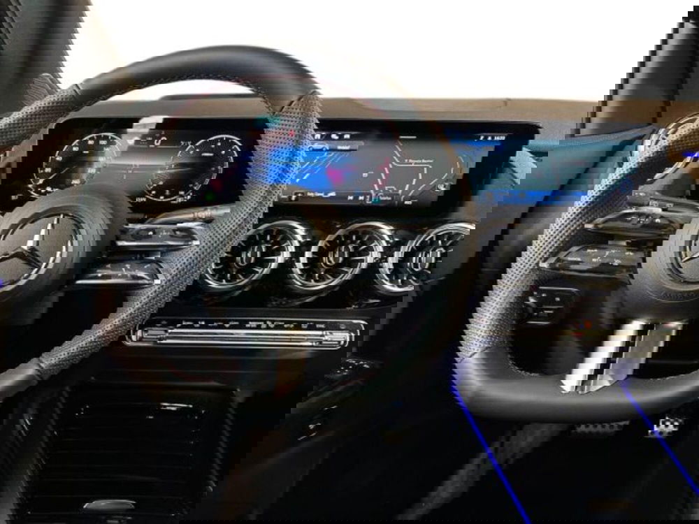 Mercedes-Benz GLA SUV nuova a Bologna (14)