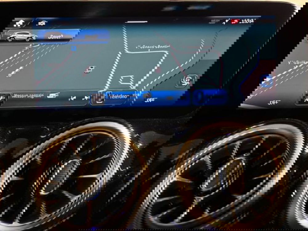 Mercedes-Benz GLA SUV nuova a Bologna (17)