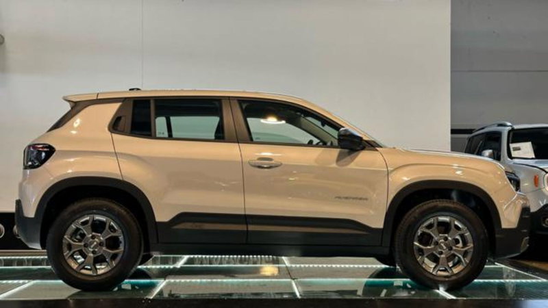 Jeep Avenger nuova a Reggio Emilia (6)