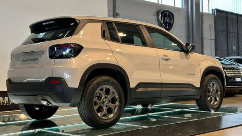 Jeep Avenger nuova a Reggio Emilia (7)