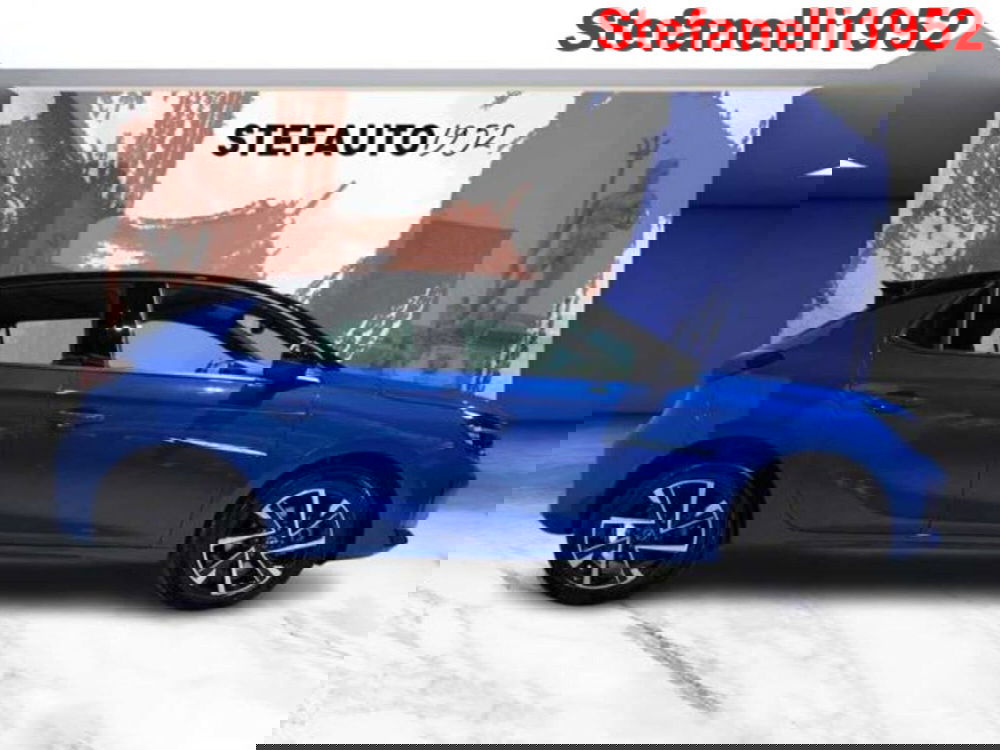 Opel Corsa nuova a Bologna (2)