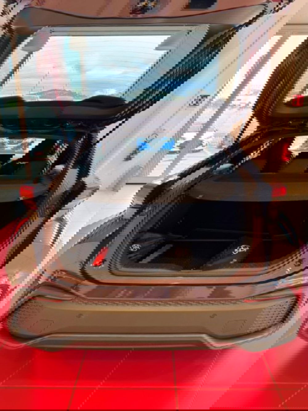 Toyota Toyota C-HR usata a Sassari (12)