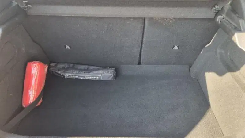 Peugeot 208 usata a Savona (10)