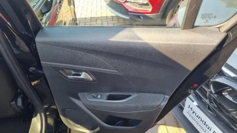 Peugeot 208 usata a Savona (13)