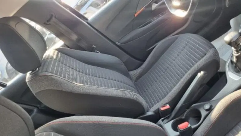 Peugeot 208 usata a Savona (15)