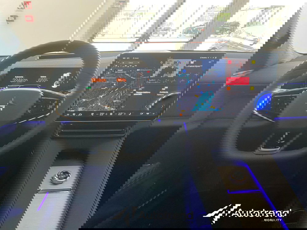 Polestar Polestar 4 nuova a Bari (12)