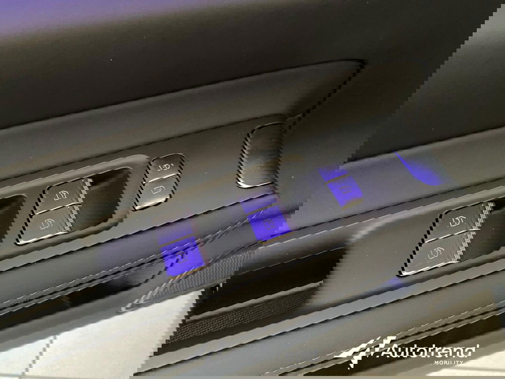 Polestar Polestar 4 nuova a Bari (19)