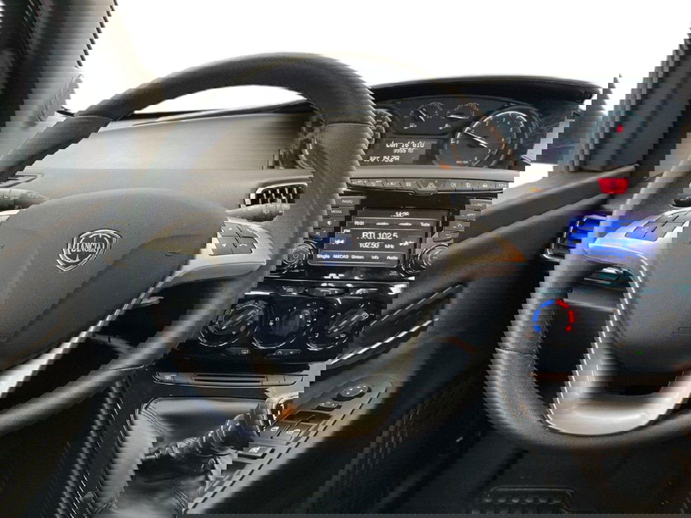 Lancia Ypsilon usata a Torino (12)