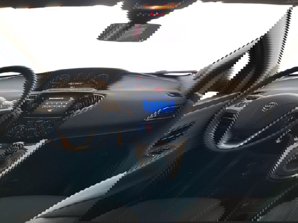 Lancia Ypsilon usata a Torino (10)