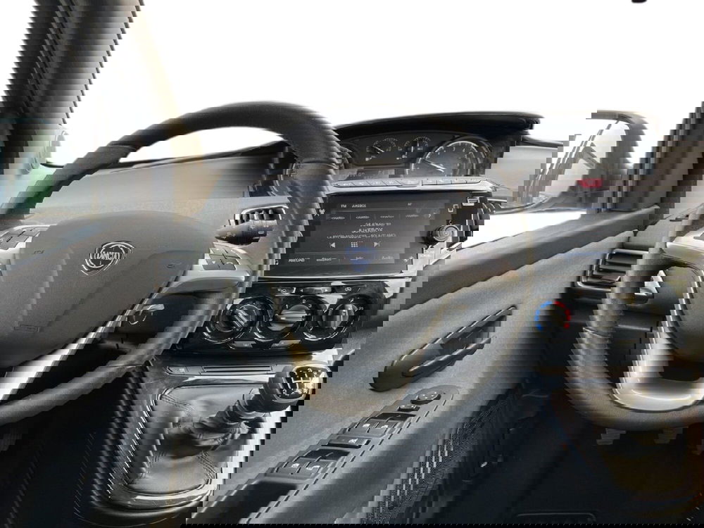 Lancia Ypsilon usata a Torino (11)