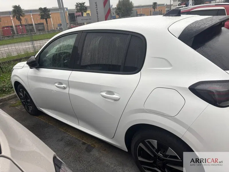 Peugeot 208 nuova a Bergamo (2)