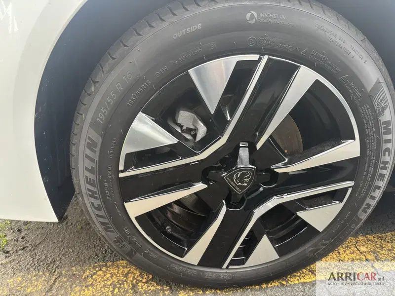 Peugeot 208 nuova a Bergamo (8)