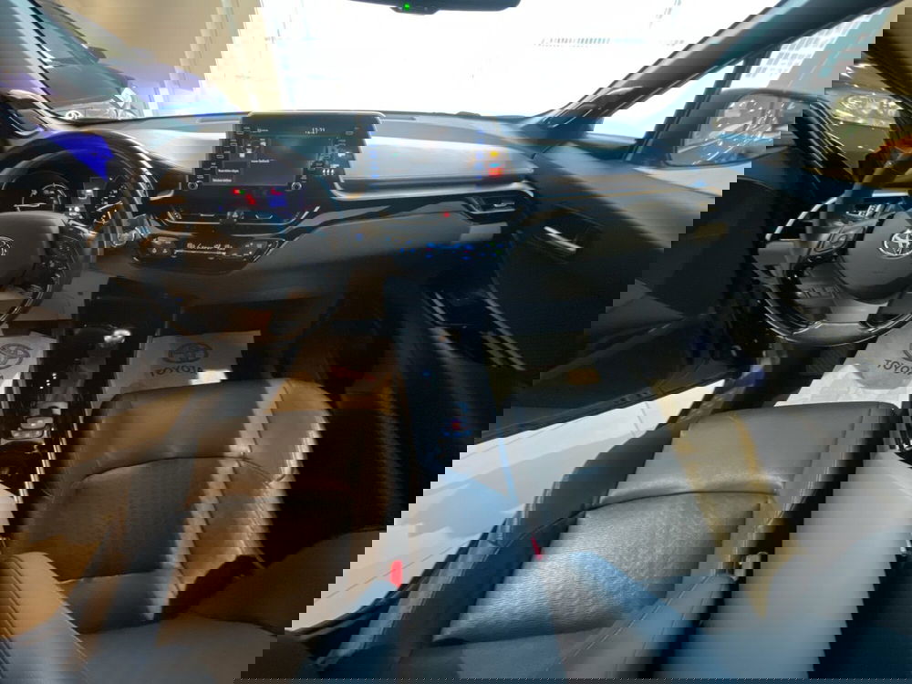 Toyota Toyota C-HR usata a Catania (10)