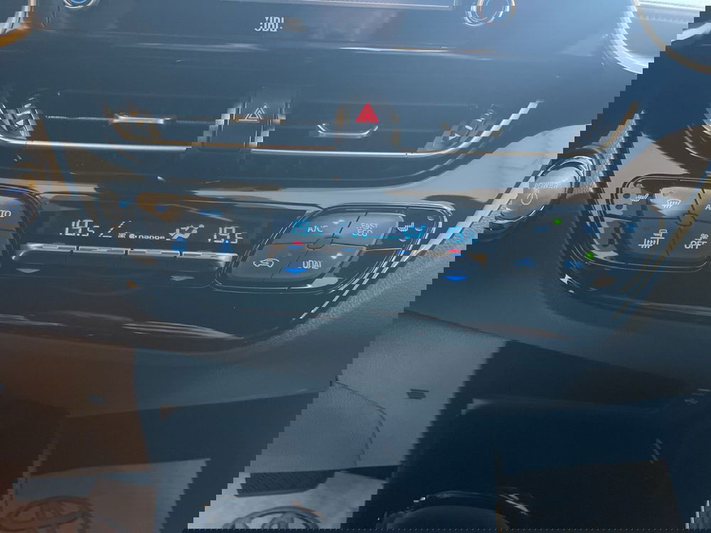 Toyota Toyota C-HR usata a Catania (14)